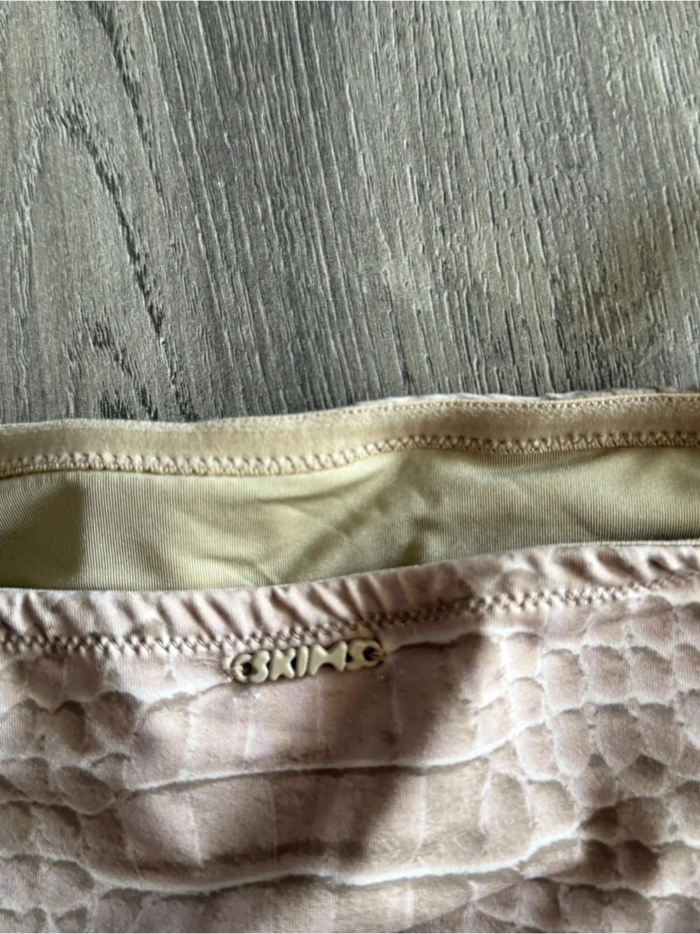New skims bikini top M